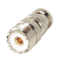 Adaptador en Linea para 50 Ohm, Conector BNC Macho-UHF Hembra (SO-239), Níquel/ Oro/ Delrin.