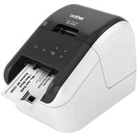 9939903.jpg IMPRESORA DE ETIQUETAS BROTHER QL800, CONEXION USB, CINTAS DE 12 MM HASTA 62 MM, IMPRESION DE CODIGOS DE BARRAS, 93 ETIQUETAS POR MINUTOS, CORTE AUTOMATICO