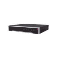 [Doble Poder de Decodificación] NVR 32 Megapixel (8K) / 32 Canales IP / 24 Puertos PoE+ / AcuSense / ANPR / Conteo de Personas / Heat Map / 4 Bahías de Disco Duro  / HDMI en 8K / Soporta POS / Alarmas I/O / ACUSEARCH Modelo:DS-7732NI-M4/24P